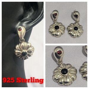 Vintage 925 Sterling Silver Flower With Onyx and Garnet Dangling Earrings